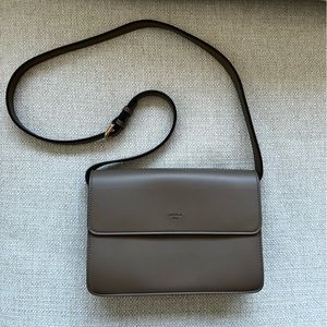 Angela Roi Hamilton Crossbody. Luxury vegan letter in Mud Beige. Mint condition.